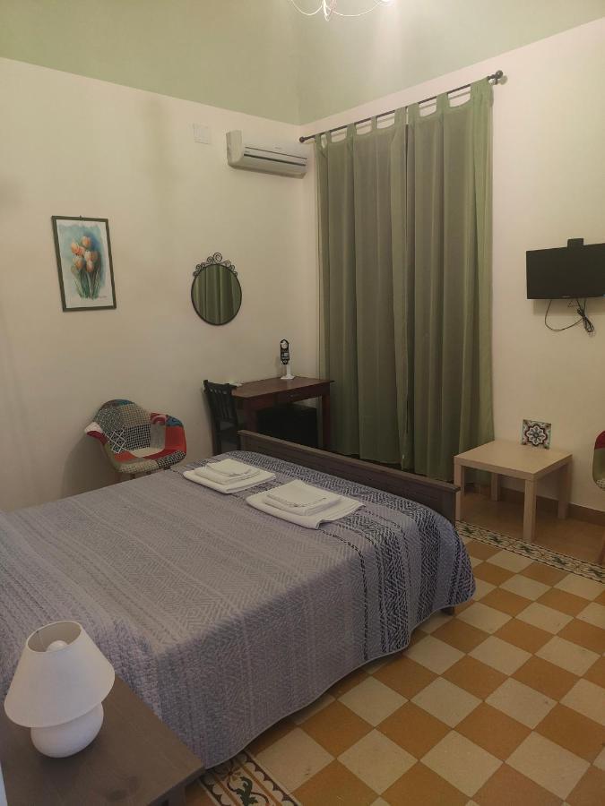 B&B Palazzo Corvino ปาแลร์โม ภายนอก รูปภาพ