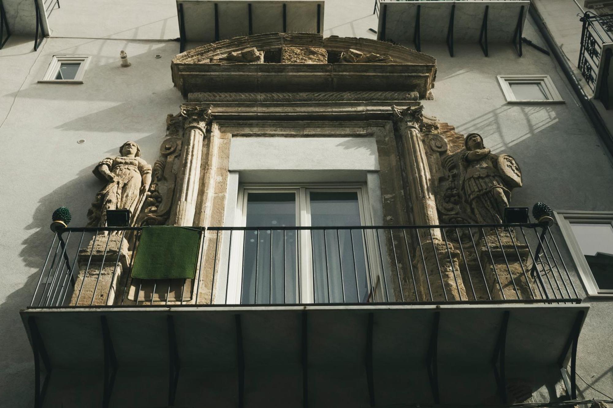 B&B Palazzo Corvino ปาแลร์โม ภายนอก รูปภาพ