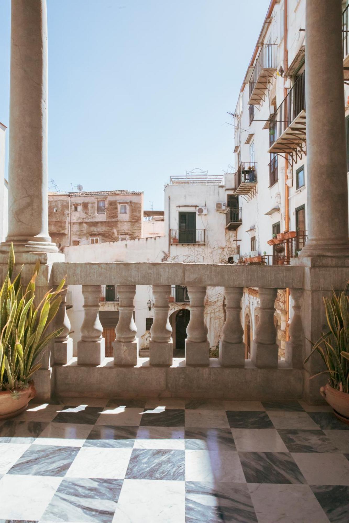 B&B Palazzo Corvino ปาแลร์โม ภายนอก รูปภาพ